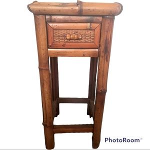 Decorative end stand/table